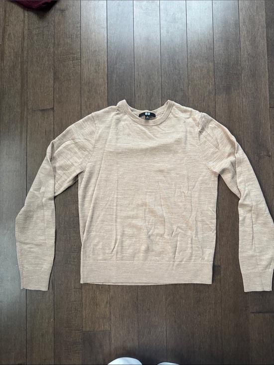 Uniqlo Sweaters - Uniqlo Light Beige Crewneck Sweater